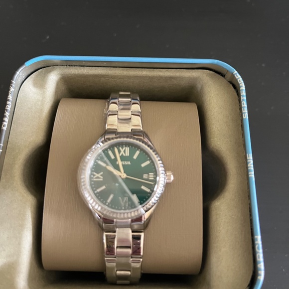 Fossil Women’s Stainless Steel Watch - Picture 3 of 6